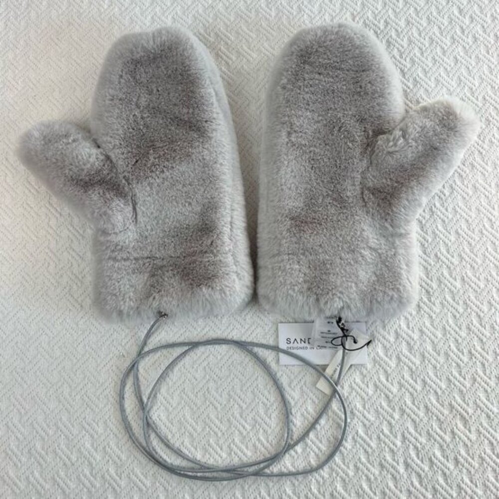 Brand New Sandova Women’s M / L Luxury Faux Fur Silver Ash Bexley Mittens Gloves